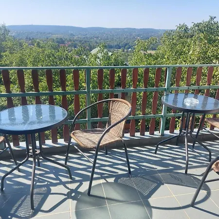 Attila-apartman Apartment Budaors