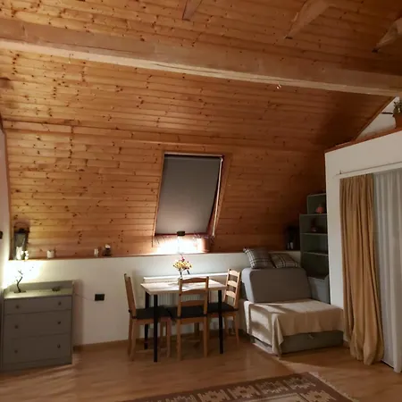 Attila-apartman Apartamento