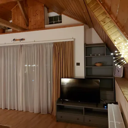 Attila-apartman Apartment Budaors