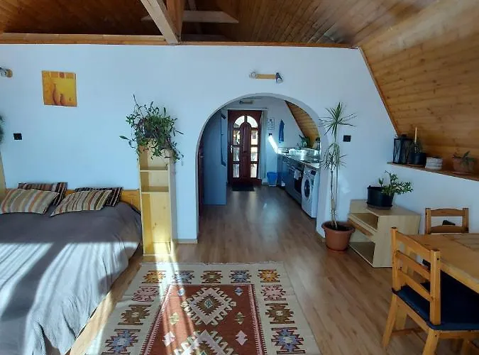 Attila-apartman Διαμέρισμα Budaörs